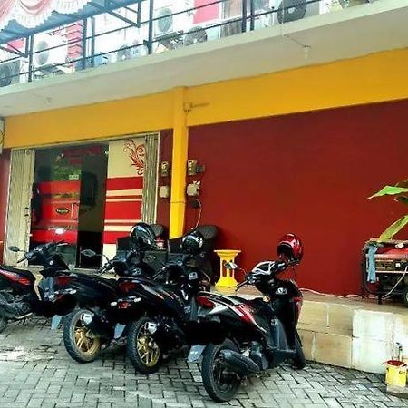 Pringgondani Guesthouse Pandanaran Hills Semarang Exterior photo
